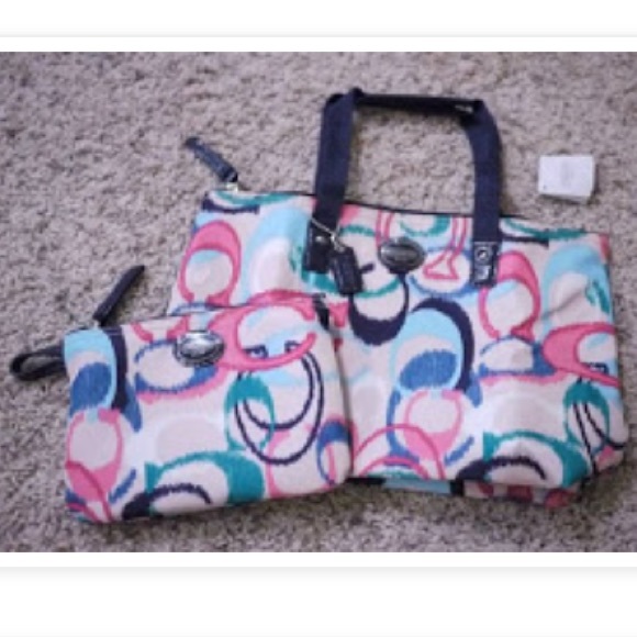 Coach Tote - Picture 4 of 4